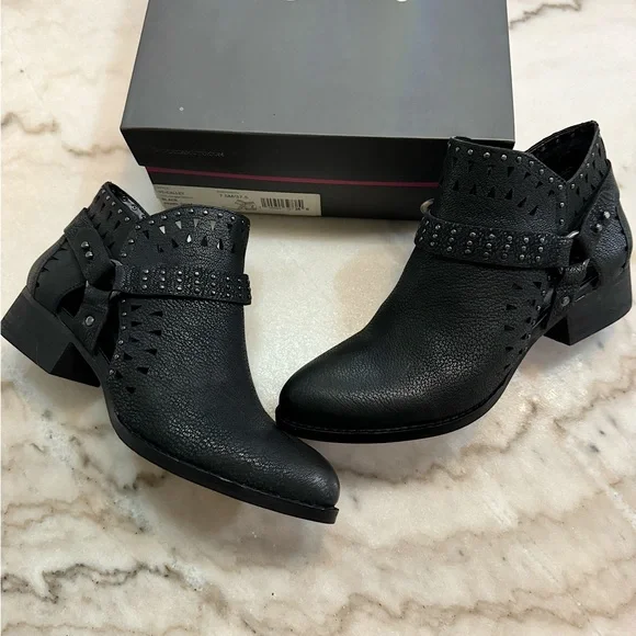 šNIB Vince Camuto Calley Black Leather Booties - Picture 1 of 12
